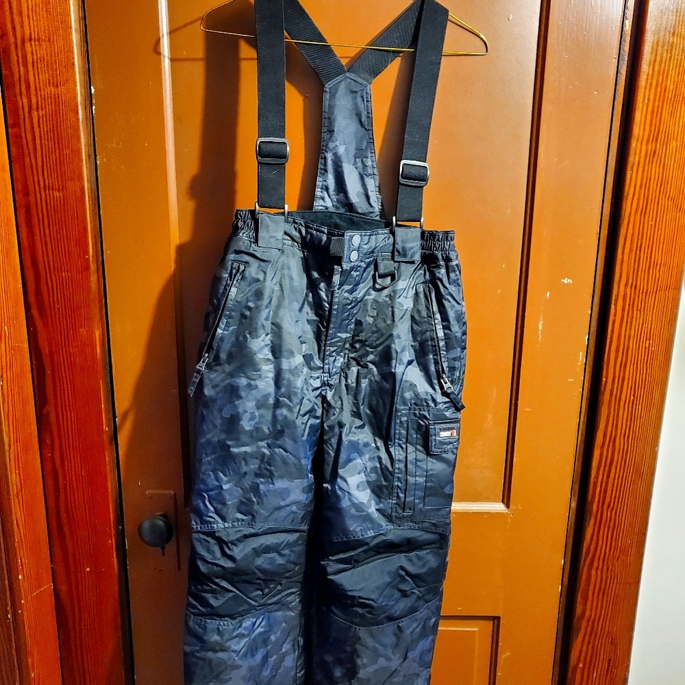 Boy snow pants